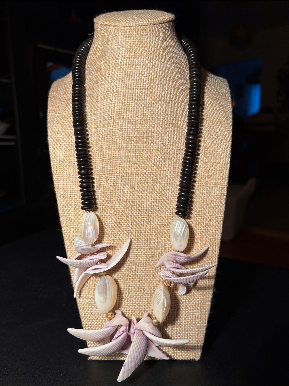 0182) Vintage Hawaiian Lavender Shell and Black Heishi Statement Necklace